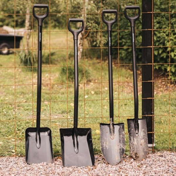 Фото - Лопата Fiskars Ergonomic Pro (1066711)